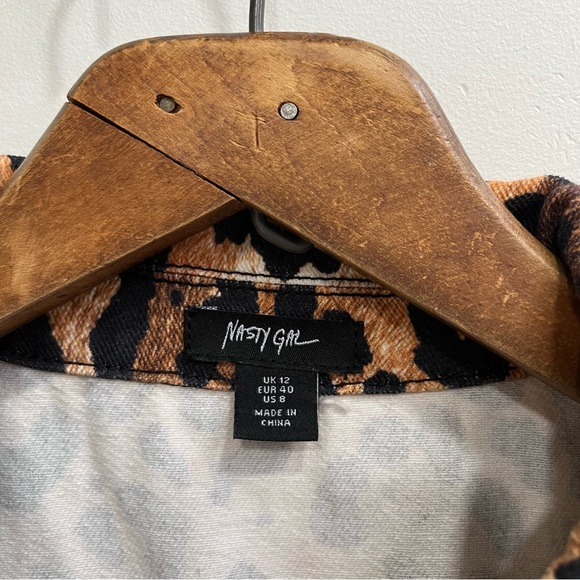 Nasty Gal Denim Leopard Print Jumpsuit Wide Leg Zip Front Size 8 - Picture 12 of 13